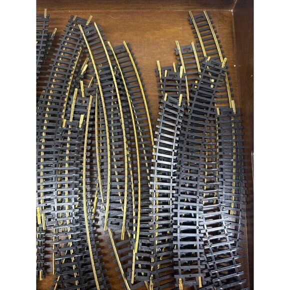 Atlas HO Scale Train Tracks Lot Of 50 pieces Curved Snap brass Tracks - Picture 5 of 8